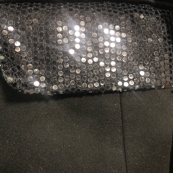 Slim Factor By INVESTMENTS Size Large Black Blazer.22”Pit 2 Pit X 29” Length - Picture 4 of 10